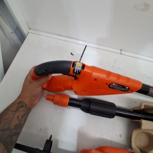 BLACK + DECKER 20V LITHIUM ION POLE PRUNING SAW *TOOL ONLY* (MODEL: LPP120) image 3