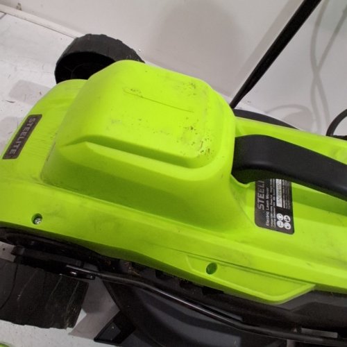 STEELITE CORDED ELECTRIC LAWN MOWER WITH 5-POSITION HEIGHT ADJUSTMENT-14"- 1300W WITH 30L GRASS COLLECTION BAG-GREEN/BLACK-(MODEL:DG596) image 4