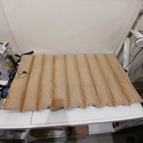 BRENT WOOF REVERSIBLE TRAVEL COOLING PET MAT - 26" X 43" - GREEN / KHAKI (MODEL: 1935076) image 2