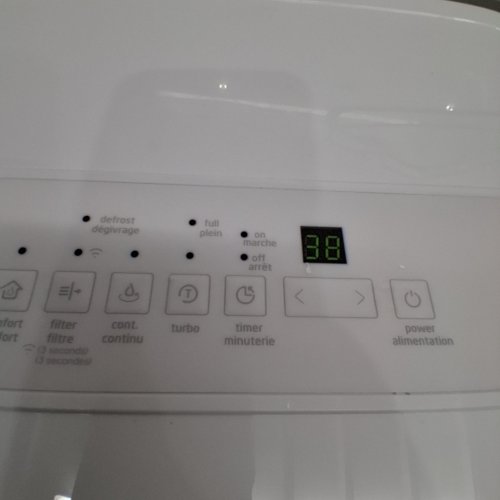 MIDEA ENERGY STAR CERTIFIED DEHUMIDIFIER WITH REUSABLE AIR FILTER AND APP CONTROL - 4,500 SQ.FT - 23.6L - WHITE (MODEL: MAD50C1AWS-A) image 2
