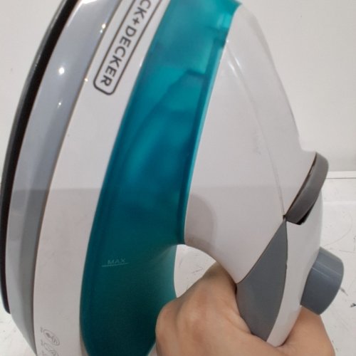 BLACK+DECKER LIGHT N EASY STEAM IRON WITH NONSTICK SOLEPLATE - 1200W - TEAL (MODEL: IR0820C) image 4