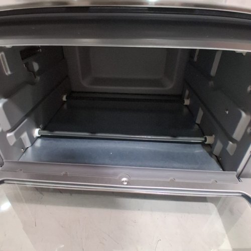 CUISINART COUNTERTOP AIRFRYER AND TOASTER OVEN - 1800W - 0.6 CU.FT - SILVER (MODEL: TOA-60C) image 4