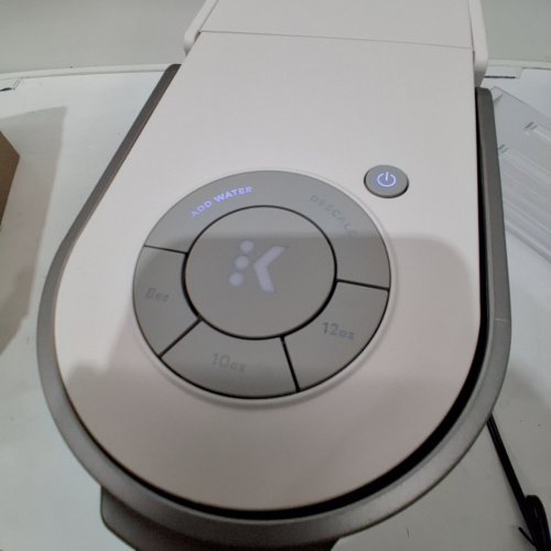 KEURIG K-SLIM SINGLE SERVE COFFEE MAKER - WHITE (MODEL: K900) image 2