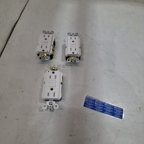 3PK LEVITON TAMPER-RESISTANT SELF TEST GFCI OUTLETS WITH LED INDICATOR - 4.2" X 10.6" - 15AMP - WHITE (MODEL: GFTR1-3W) image 2