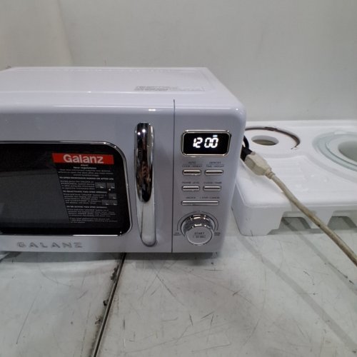 GALANZ RETRO STYLE COUNTERTOP MICROWAVE OVEN - 0.7CU.FT. - WHITE (MODEL: GLCMKZ07WER07) image 2