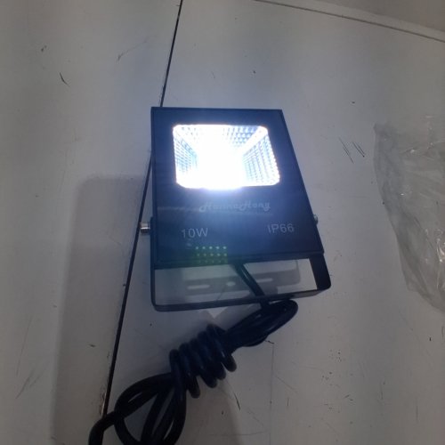 HANNAHONG WATERPROOF OUTDOOR LED FLOOD LIGHT - 10W - 6000 K -BLACK image 2