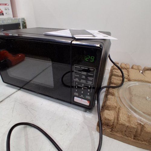 MAINSTAYS COUNTERTOP MICROWAVE OVEN - 0.7 CU FT - 700W - BLACK (MODEL: MSCMVB07BK-L2) image 2