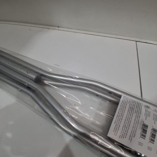 MEDLINE GUARDIAN PAIR OF ALUMINUM CRUTCHES - ADULT - FITS 5'2" TO 5'10" - SILVER/GREY(MODEL: 56035) image 3
