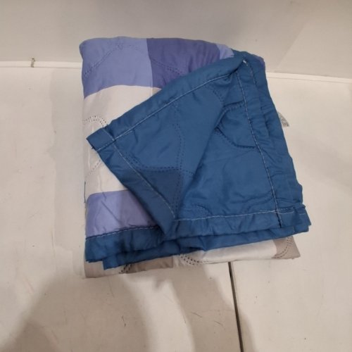 QUILTED REVERSIBLE BEDSPREAD - BLUE/BEIGE/WHITE image 3