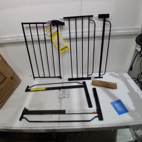 REGALO EASY STEP EXTRA WIDE METAL SAFETY GATE - 30" X 29" - 49" - BLACK (MODEL: 1164EBDS) image 2