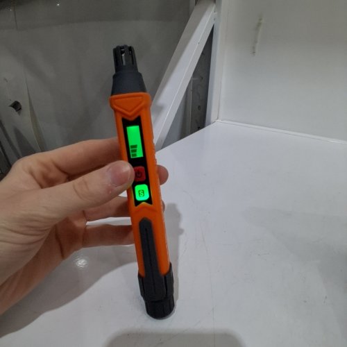 TOPTES PORTABLE NATURAL GAS LEAK DETECTOR WITH AUDIBLE & VISUAL ALARM AND 2 BATTERIES - ORANGE/GREY (MODEL: ‎PT199) image 2