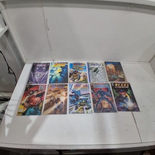 10 ASSTD DARK HORSE COMIC BOOKS - VARIOUS AUTHORS image 2