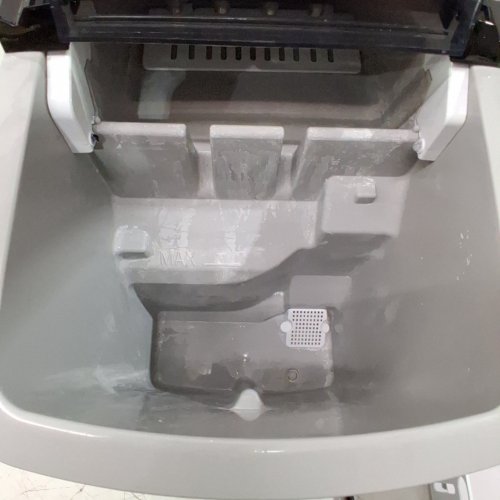 FRIGIDAIRE SELF-CLEANING COUNTERTOP ELECTRIC ICE MAKER - MAKES 26LBS OF ICE/DAY - BLACK (MODEL: EFIC120-BLKSS-SC-G2-E) image 4