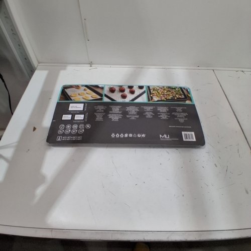 3PK MIU SILICONE PASTRY AND BAKING MATS - 26" X 16" (PASTRY MAT) - 16.5" X 11.6" (BAKING MAT) - RED/WHITE (MODEL: 1593083) image 3