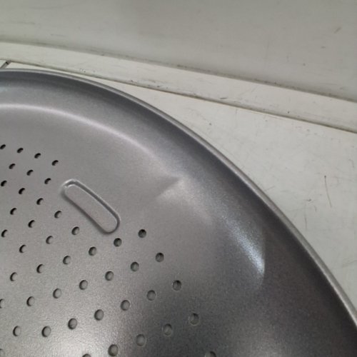 EMPORIO KITCHEN NON-STICK PIZZA PAN WITH PERFORATED HOLES - 16" ROUND - SILVER (MODEL: EMPPIZ01456) image 3