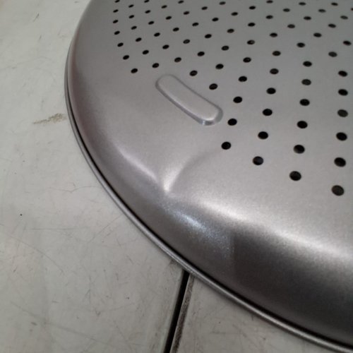 EMPORIO KITCHEN NON-STICK PIZZA PAN WITH PERFORATED HOLES - 16" ROUND - SILVER (MODEL: EMPPIZ01456) image 4