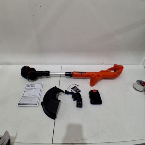 BLACK AND DECKER CORDLESS STRING TRIMMER/EDGER WITH BATTERY - 10" - 20 V MAX - BLACK/ORANGE (MODEL: LST201) image 3