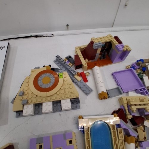 2916PC LEGO DISNEY BEAUTY AND THE BEAST CASTLE BUILDING SET (MODEL: 43263) image 4