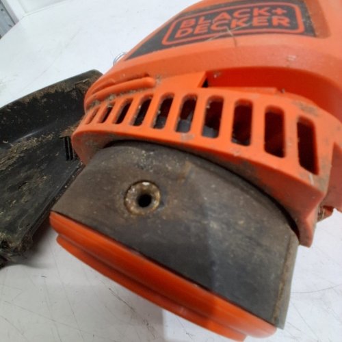 BLACK + DECKER CORDED ELECTRIC STRING TRIMMER - 13" PATH / 4.4AMP - ORANGE/BLACK (MODEL: ST7700) image 4