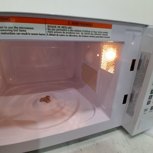 DANBY COUNTERTOP MICROWAVE - 0.7 CU. FT. - WHITE (MODEL: DBMW0721BWW) image 3