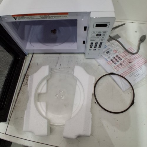 DANBY COUNTERTOP MICROWAVE - 0.7 CU. FT. - WHITE (MODEL: DBMW0721BWW) image 4