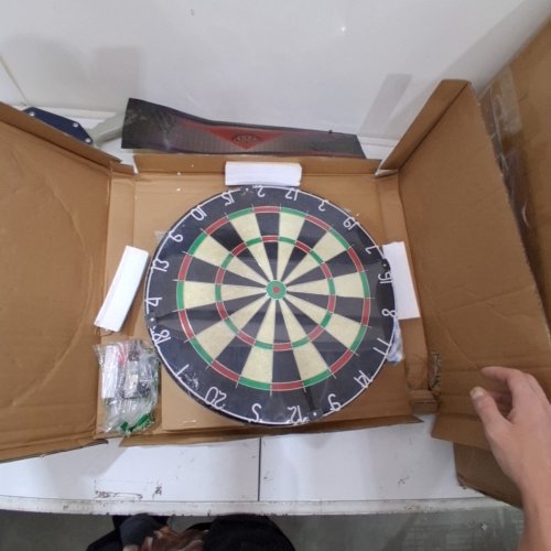 AMAZON BASICS REGULATION SIZE DARTBOARD - 18" - (MODEL: B0DZ24NR85) image 2