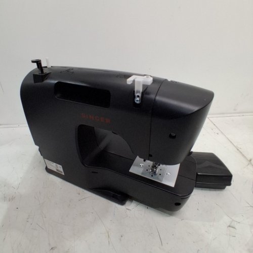 SINGER LIGHTWEIGHT & PORTABLE SEWING MACHINE WITH 45 STITCH APPLICATIONS - BLACK (MODEL: M1150) image 6
