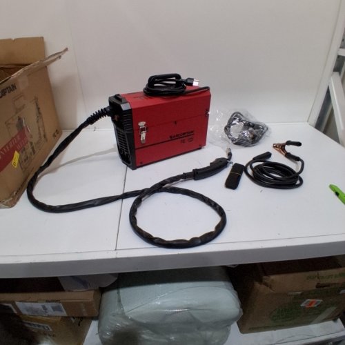 ARCCAPTAIN MIG WELDER FLUX CORE IGBT INVERTER PORTABLE GASLESS WELDER -110V - BLACK/RED (MODEL: MIG130) image 3