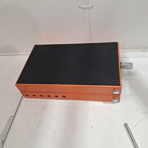 MOTORCYCLE SCISSOR LIFT JACK WITH WIDE DECK AND SAFETY PIN - 1100LBS MAX - ORANGE/BLACK (MODEL: MR8099-1) image 2