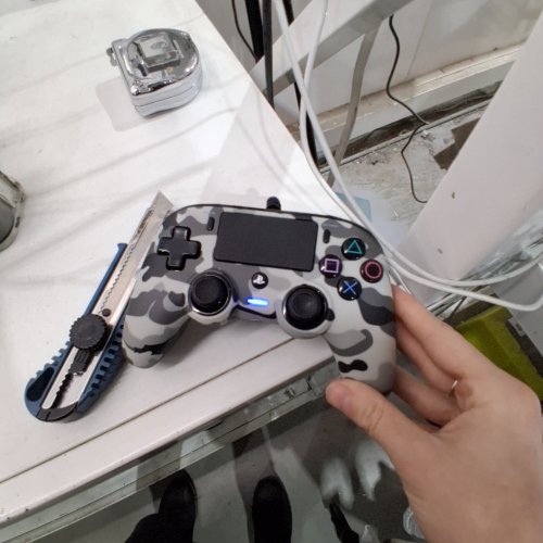 NACON OFFICIALLY LICENSED WIRED CONTROLLER FOR PLAYSTATION 4 - GREY CAMO (MODEL: BB4469) image 2