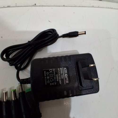 UNIVERSAL AC/DC ADAPTER WITH CONNECTOR TIPS - 100-240 V - BLACK image 2