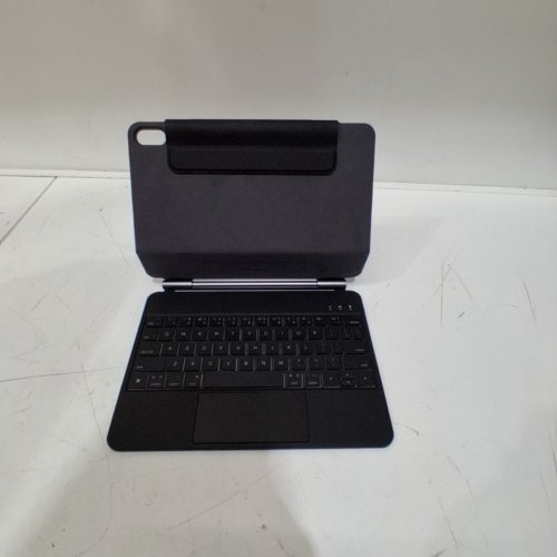 MAGIC IPAD KEYBOARD CASE WITH TRACKPAD -9.75" - BLACK image 4