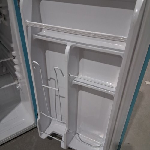FRIGIDAIRE RETRO COMPACT MINI FRIDGE - 3.2CUFT - BLUE - (MODEL: EFR372-BLUE-6COM) image 6