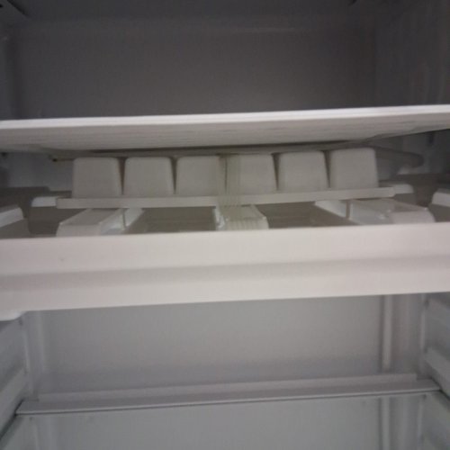 FRIGIDAIRE RETRO COMPACT MINI FRIDGE - 3.2CUFT - BLUE - (MODEL: EFR372-BLUE-6COM) image 8