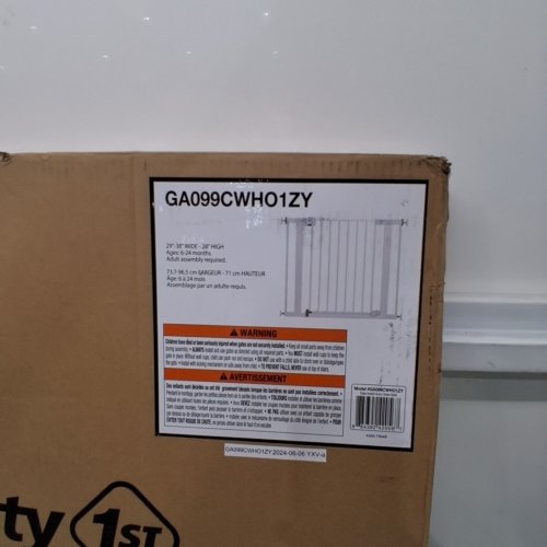 SAFTEY 1ST AUTO CLOSE WALK THROUGH BABY SAFETY GATE - WHITE - (MODEL: GA099CWHO1ZY) image 2