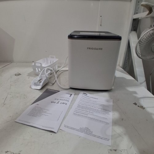 FRIGIDAIRE RETRO FREESTANDING BULLET SHAPED ICE MAKER - 26 LBS - WHITE (MODEL: EFIC513-WHITE) image 4