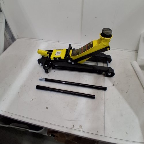 VEVOR HEAVY DUTY LOW PROFILE FLOOR JACK WITH SINGLE PISTON HYDRAULIC PUMP - 2.5 TON MAX - YELLOW (MODEL: WD-A-02250-A00-0) image 2