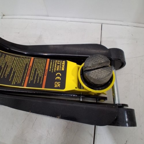 VEVOR HEAVY DUTY LOW PROFILE FLOOR JACK WITH SINGLE PISTON HYDRAULIC PUMP - 2.5 TON MAX - YELLOW (MODEL: WD-A-02250-A00-0) image 5