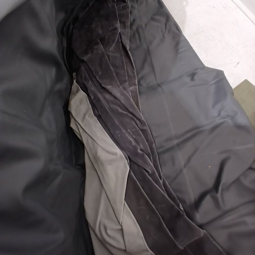 INTEX DURA-BEAM DELUXE COMFORT AIRBED WITH INTERNAL ELECTRIC PUMP, QUEEN, 18" HIGH - GREY image 5