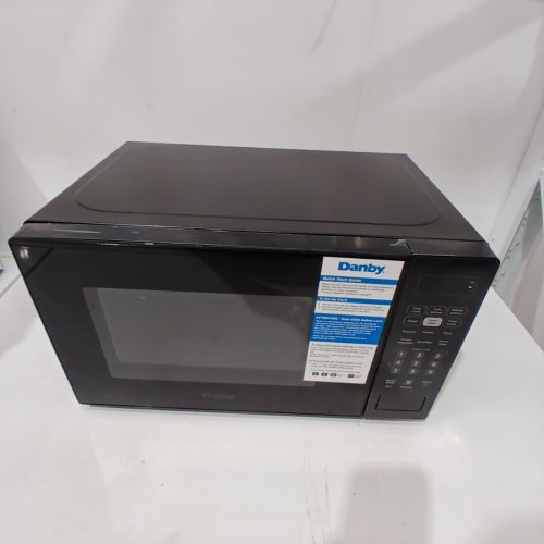 DANBY COUNTERTOP MICROWAVE - 0.7 CU.FT - BLACK - (MODEL: DBMW0721BBB) image 2