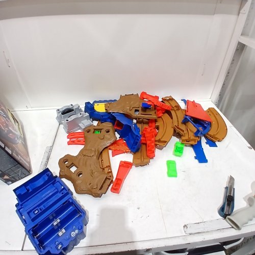 MONSTER JAM SUPERCHARGE SPEEDWAY PLAYSET WITH DIE CAST TRUCKS - 1:64 SCALE - MULTI-COLOUR (MODEL: 6072586) image 2