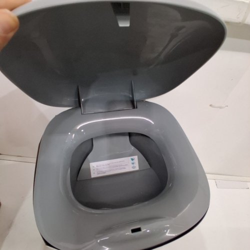 LITTER GENIE EASY ROLL PAIL WITH EASY ROLL WITH REFILL BAGS AND ODOUR-LOCKING - HOLDS UP TO 8 DAYS OF CAT LITTER - GREY (MODEL: 666594/I000371) image 3