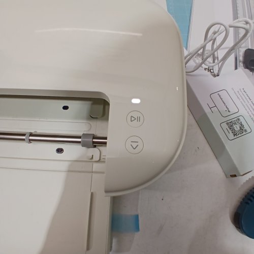 CRICUT EXPLORE 5 CUTTING MACHINE - TAUPE (MODEL: CXPL204C / 8003147) image 2