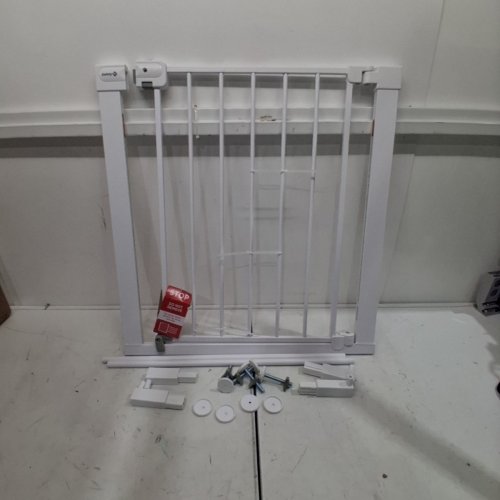 SAFETY 1ST EASY INSTALL AUTO-CLOSE GATE - 29" - 38" WIDE / 28" HIGH - WHITE (MODEL: GA099CWHO1ZY) image 2