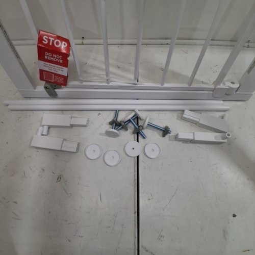 SAFETY 1ST EASY INSTALL AUTO-CLOSE GATE - 29" - 38" WIDE / 28" HIGH - WHITE (MODEL: GA099CWHO1ZY) image 3