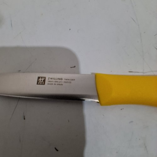 ZWILLING J.A. HENCKELS PROFFESIONAL GRADE TWIN GRIP PARING KNIFE - 3.5 - STAINLESS STEEL / YELLOW (MODEL: 38171-092) image 2