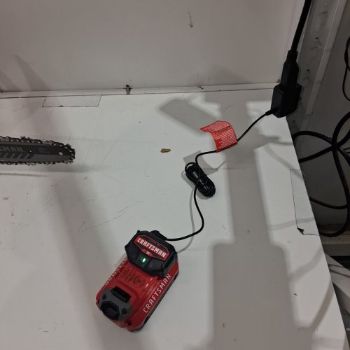 CRAFTSMAN ELECTRIC CORDLESS CHAINSAW WITH BATTERY AND CHARGER - 20V - 2.0 AH - 10" - RED (MODEL: CMCCS610D1) image 4