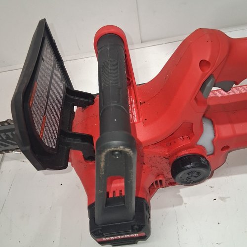 CRAFTSMAN ELECTRIC CORDLESS CHAINSAW WITH BATTERY AND CHARGER - 20V - 2.0 AH - 10" - RED (MODEL: CMCCS610D1) image 5