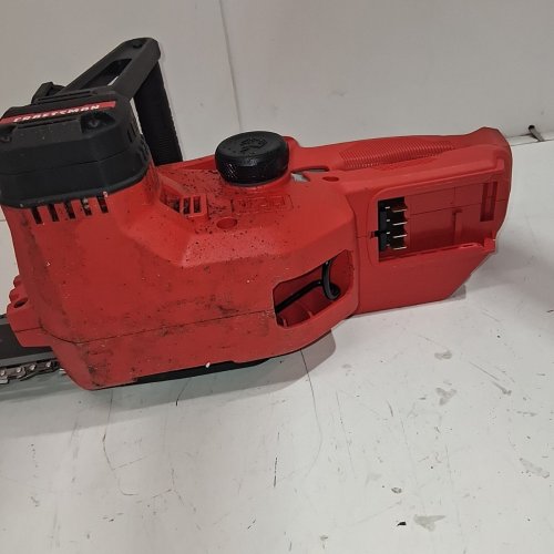 CRAFTSMAN ELECTRIC CORDLESS CHAINSAW WITH BATTERY AND CHARGER - 20V - 2.0 AH - 10" - RED (MODEL: CMCCS610D1) image 7