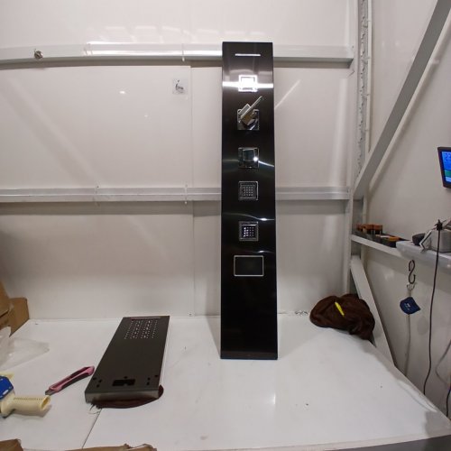 ROVOGO SHOWER PANEL TOWER WITH LED LIGHTS & DIGITAL DISPLAY - BLACK (MODEL: WG-824 IB) image 3